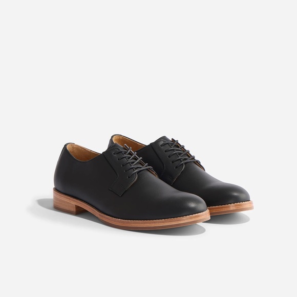Nisolo Black Leather Oxfords with Tan Soles main image 6